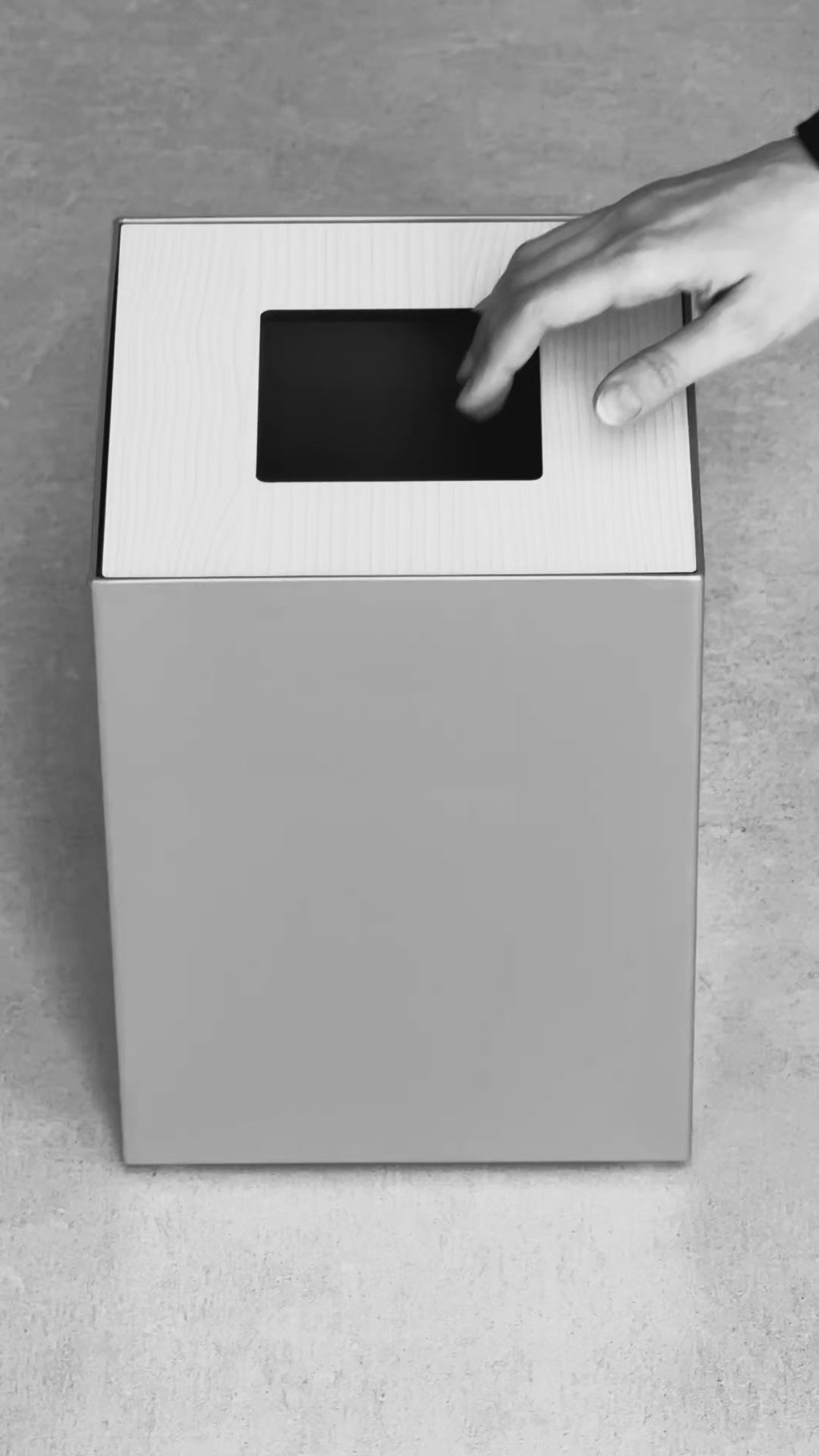 Beige Metal with Wooden Lid Set